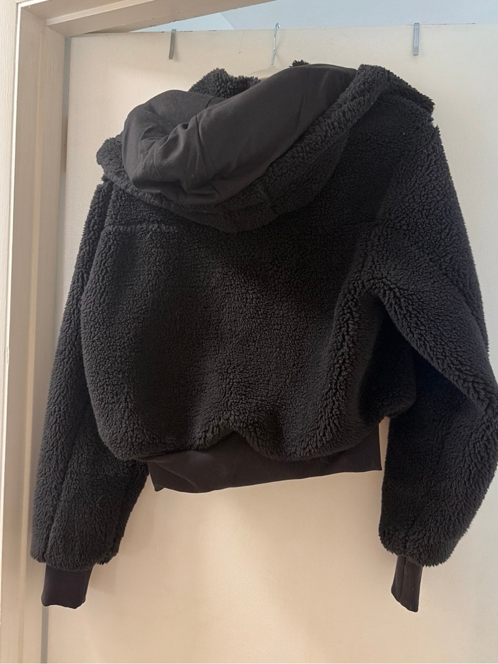ALO Yoga Foxy Sherpa Jacket Black Teddy Fleece Full Zip Hooded size small - Picture 4 of 4
